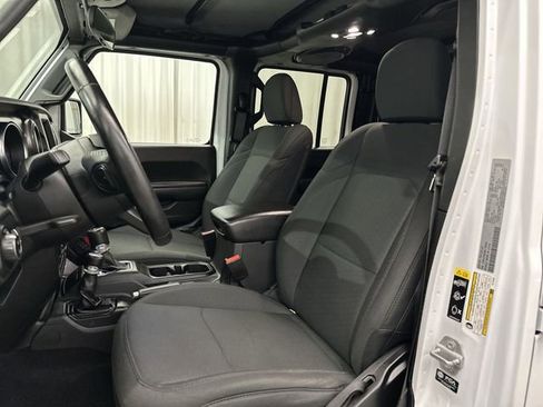 Used 2022 Jeep Gladiator Sport AWD/4WD image 16