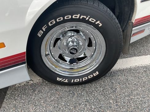 Used 1987 Chevrolet Camaro Z28 RWD image 32