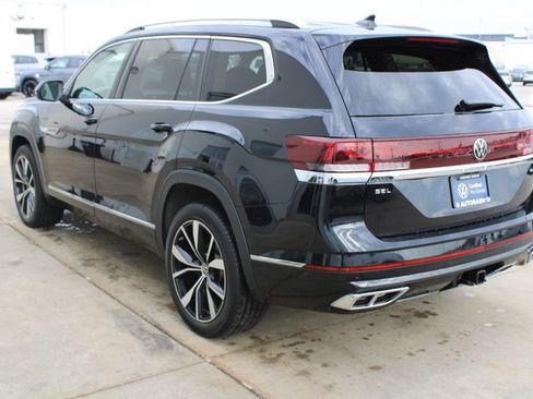 Certified 2025 Volkswagen Atlas SEL Premium R-Line image 4