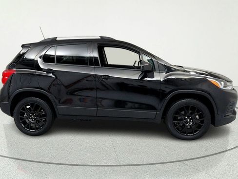 Used 2022 Chevrolet Trax LT w/ Midnight Edition AWD/4WD image 6