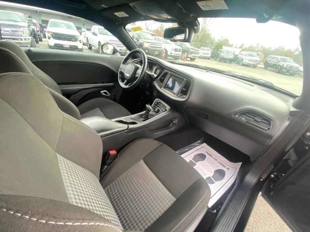 Used 2022 Dodge Challenger GT RWD image 17