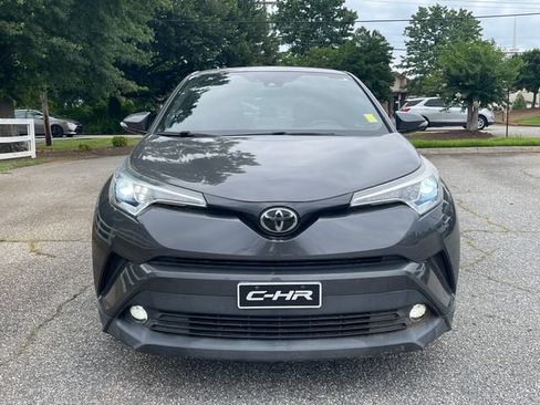 Used 2019 Toyota C-HR Limited FWD image 2