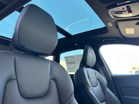 New 2026 Volvo XC60 B5 Ultra w/ Climate Package AWD/4WD image 16