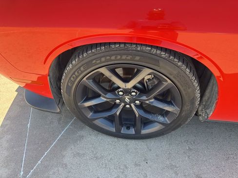 Used 2020 Dodge Challenger R/T w/ Plus Package image 9