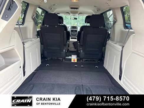 Used 2016 Dodge Grand Caravan SXT FWD image 15