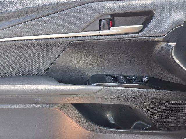 Used 2025 Toyota Camry SE FWD image 34