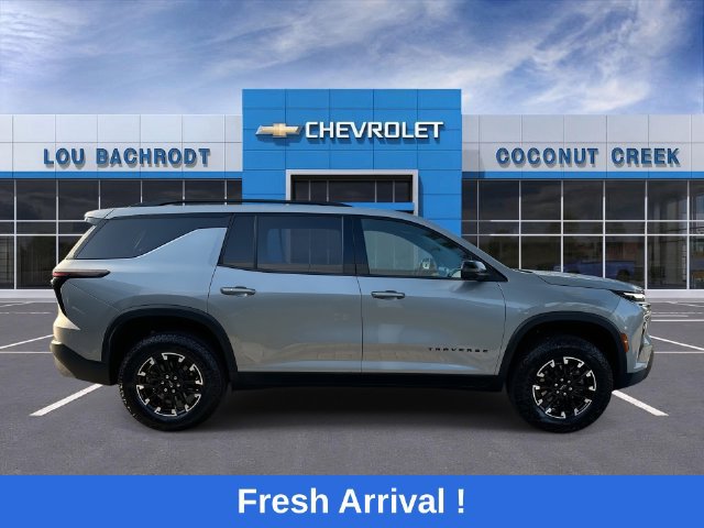 Used 2025 Chevrolet Traverse Z71 w/ Driver Confidence Package AWD/4WD image 9