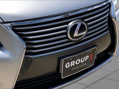 Used 2015 Lexus LS 460 w/ Comfort Package RWD image 29