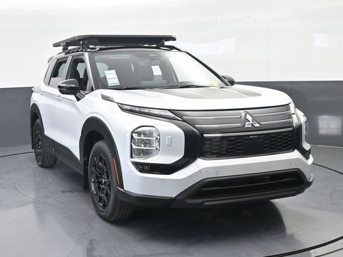 New 2026 Mitsubishi Outlander Trail Edition image 9