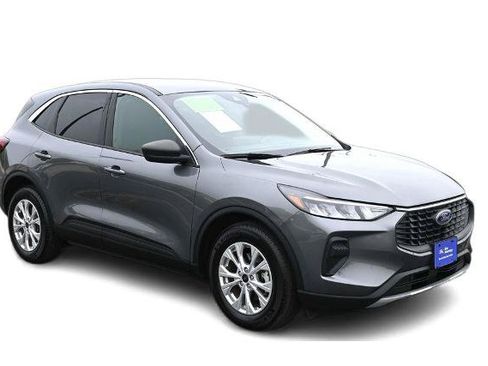 Certified 2023 Ford Escape Active w/ Tech Pack #1 FWD image 3