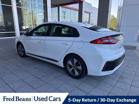 Used 2019 Hyundai Ioniq Plug-In Hybrid image 12