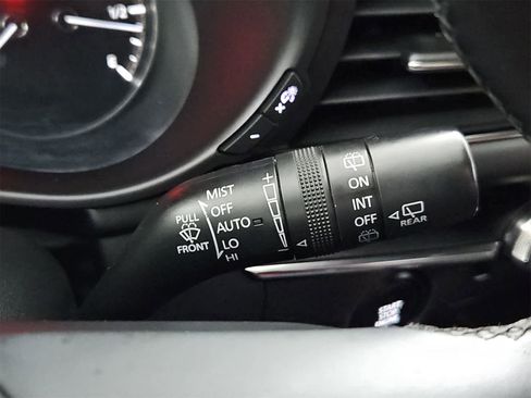 Used 2019 MAZDA MAZDA3 Hatchback image 25