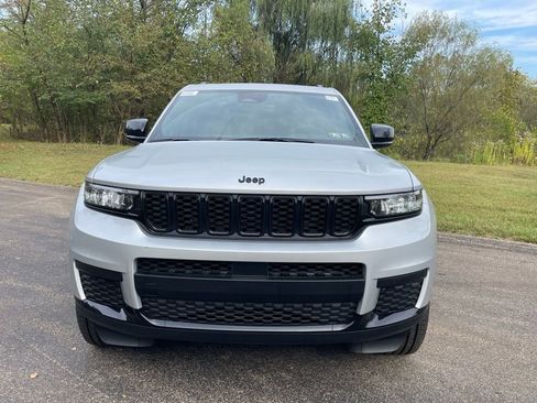 New 2025 Jeep Grand Cherokee L Altitude AWD/4WD image 8