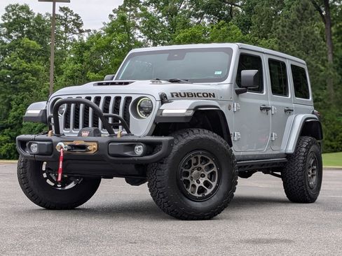 Used 2023 Jeep Wrangler Unlimited Rubicon 392 w/ Xtreme Recon 35" Tire Package AWD/4WD image 4