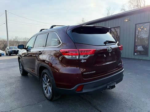 Used 2019 Toyota Highlander XLE image 4