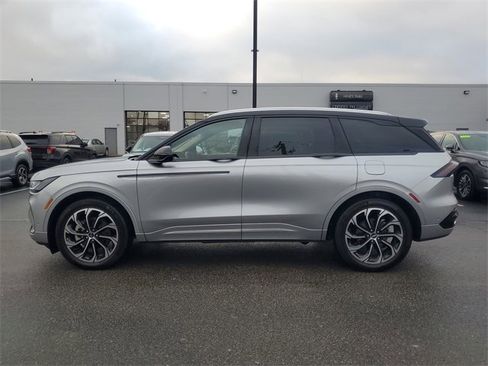 Certified 2024 Lincoln Nautilus Reserve w/ Equipment Group 203A image 4