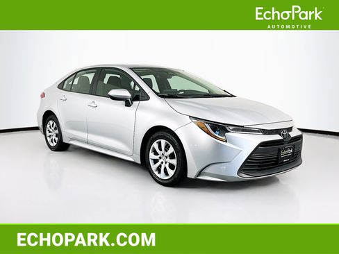 Used 2024 Toyota Corolla LE image 1