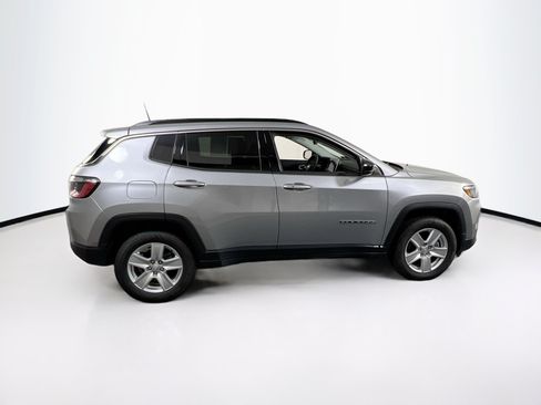 Used 2022 Jeep Compass Latitude AWD/4WD image 4