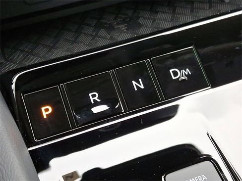 Certified 2025 Nissan Murano SV image 12