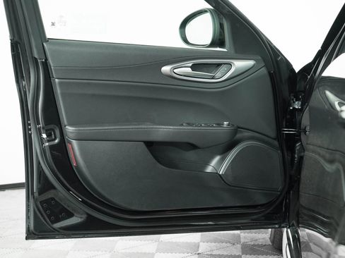 New 2025 Alfa Romeo Giulia w/ Driving Assist Package image 22