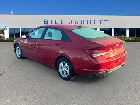 Used 2023 Hyundai Elantra SE FWD image 5