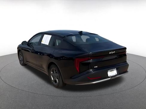 Used 2025 Kia K4 LXS image 11