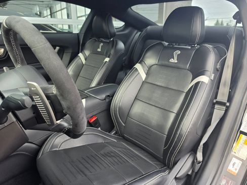 Used 2020 Ford Mustang Shelby GT500 w/ Technology Package RWD image 8