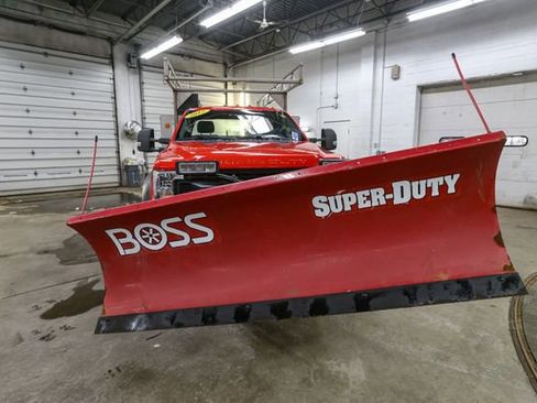 Used 2017 Ford F550 4x4 Regular Cab Super Duty image 4