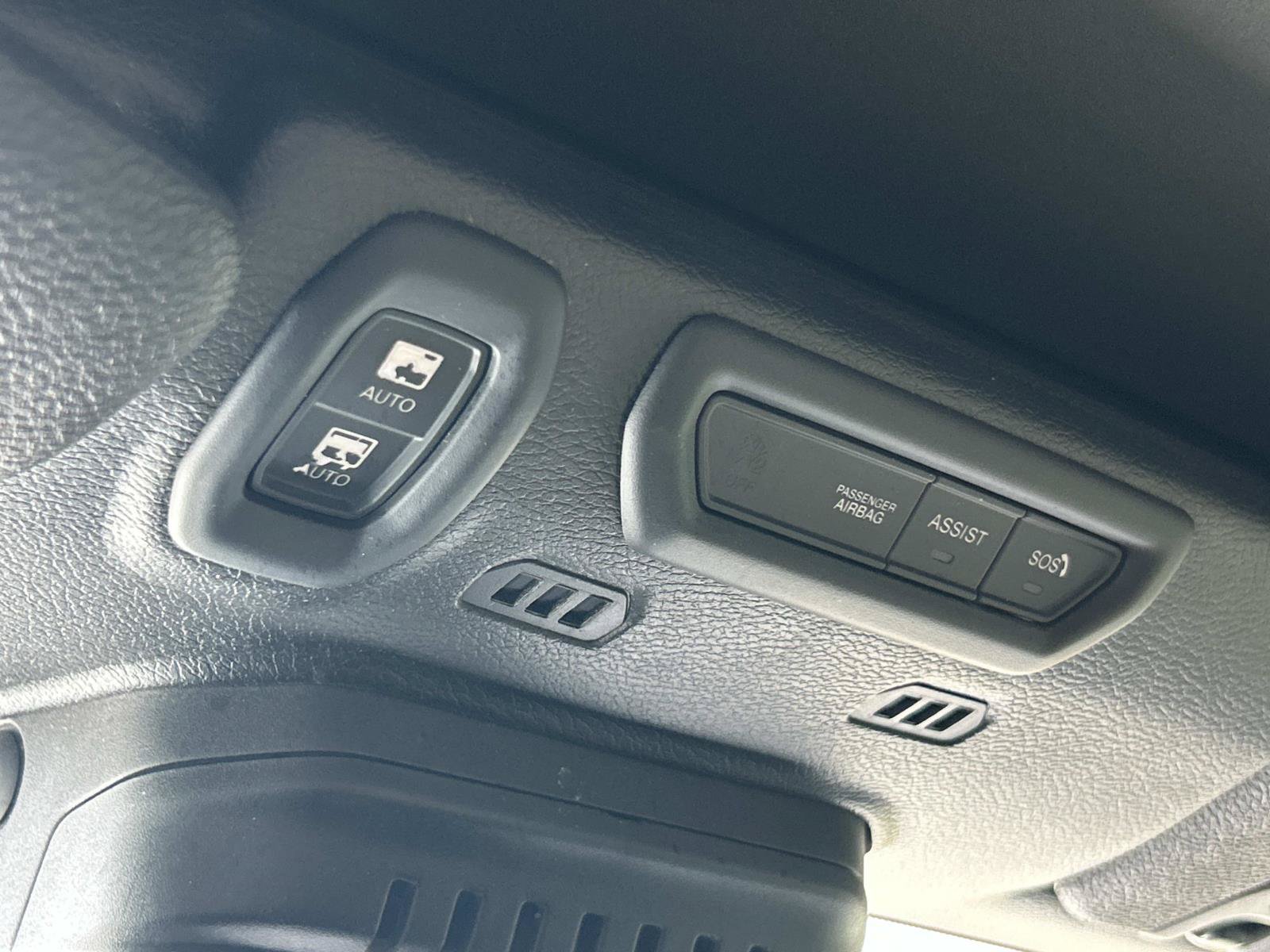 Used 2019 Jeep Wrangler Unlimited Sahara AWD/4WD image 33