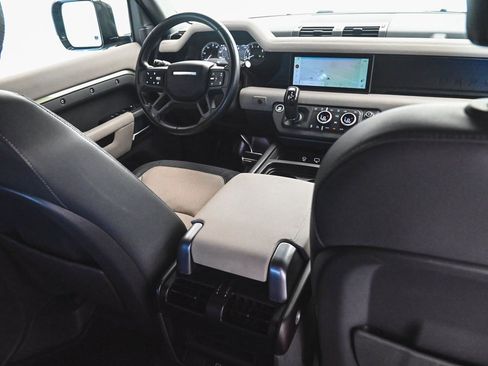 Used 2023 Land Rover Defender 110 X-Dynamic SE image 31
