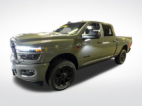 New 2026 RAM 2500 Laramie AWD/4WD image 4