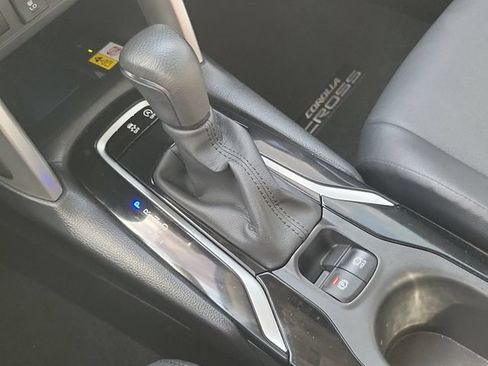 Used 2023 Toyota Corolla Cross XLE AWD/4WD image 30