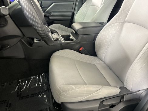 Used 2025 Toyota Tacoma SR5 image 20