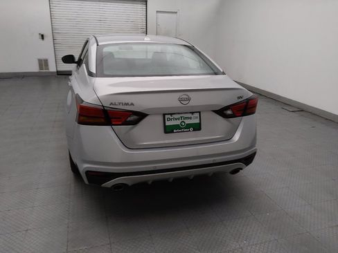 Used 2023 Nissan Altima 2.5 SV w/ SV Premium Package FWD image 6