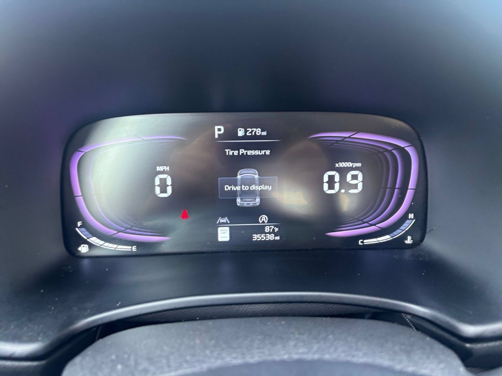 Used 2025 Kia Soul LX w/ LX Technology Package FWD image 37