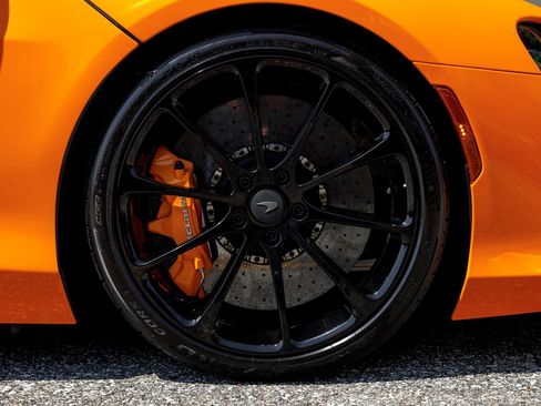 Used 2025 McLaren Artura Spider RWD image 12