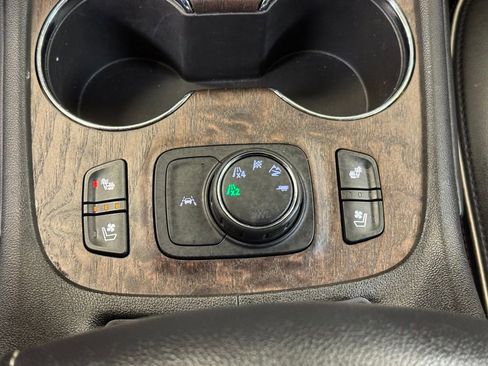 Used 2022 GMC Acadia Denali w/ Black Diamond Edition image 39