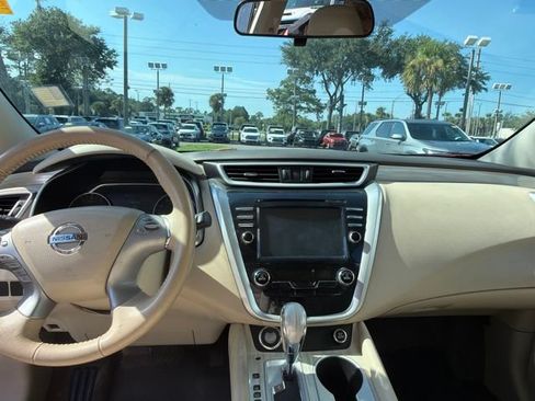 Used 2017 Nissan Murano SV FWD image 9