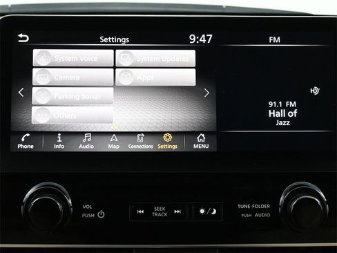 Used 2024 Nissan Armada SL w/ Captain's Chairs Package image 12