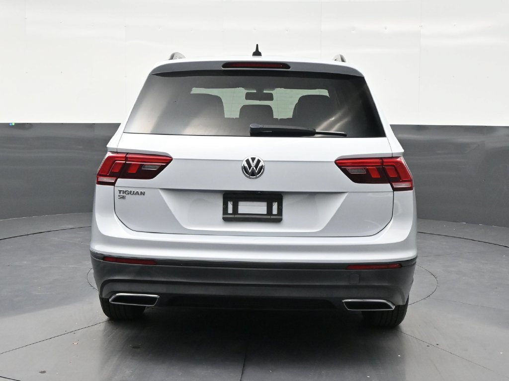 Used 2019 Volkswagen Tiguan SE w/ Panoramic Sunroof Package FWD image 4