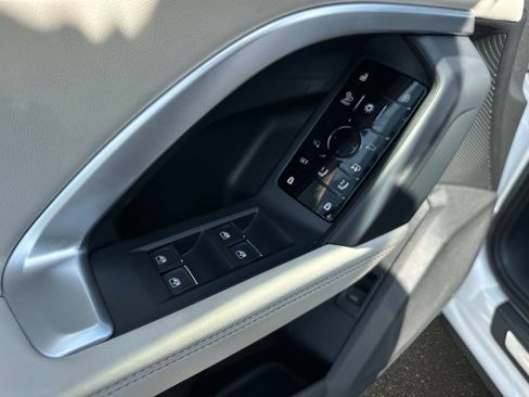 New 2025 Audi Q5 Prestige image 18