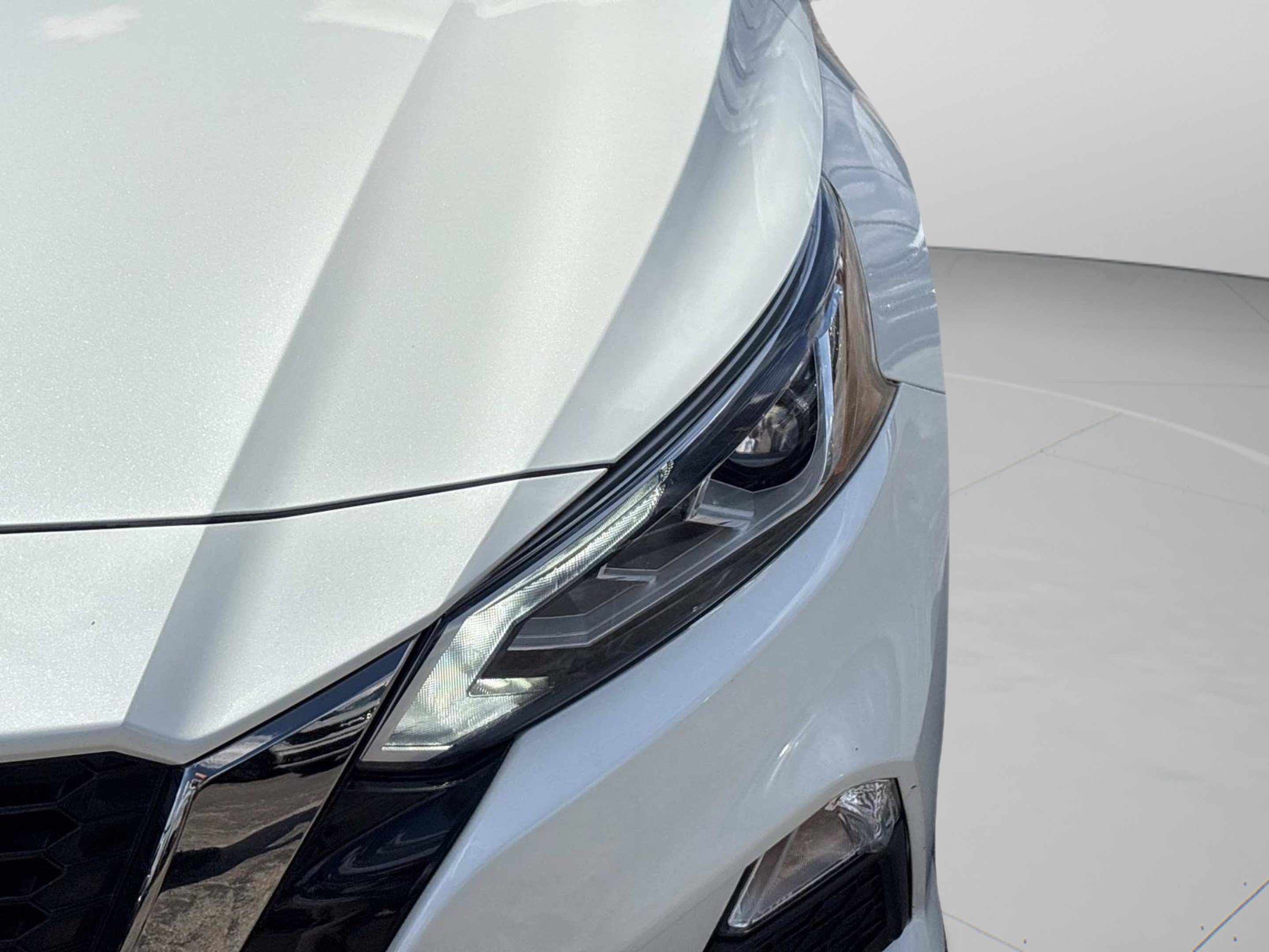 Used 2020 Nissan Altima 2.5 SR FWD image 10