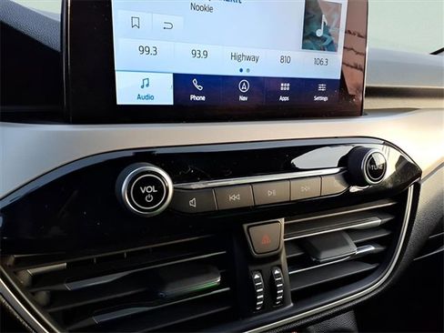 Used 2020 Ford Escape SE image 21