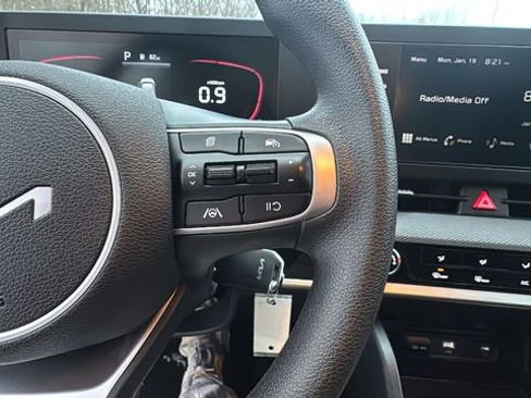 Used 2024 Kia Sportage LX image 18