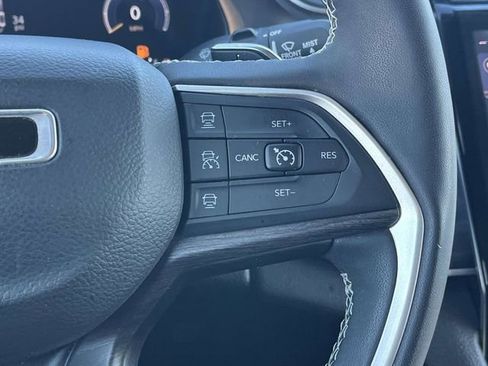 Used 2023 Jeep Grand Cherokee L Limited image 29