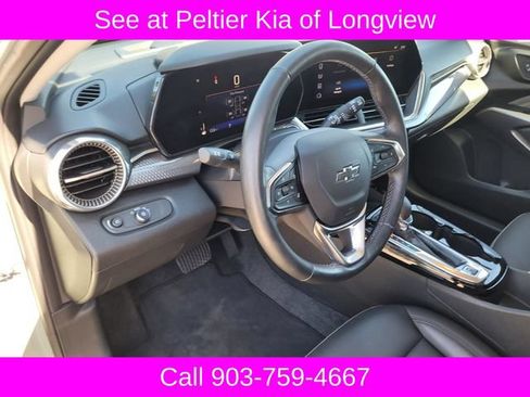 Used 2025 Chevrolet Trax ACTIV w/ Sunroof Package FWD image 15
