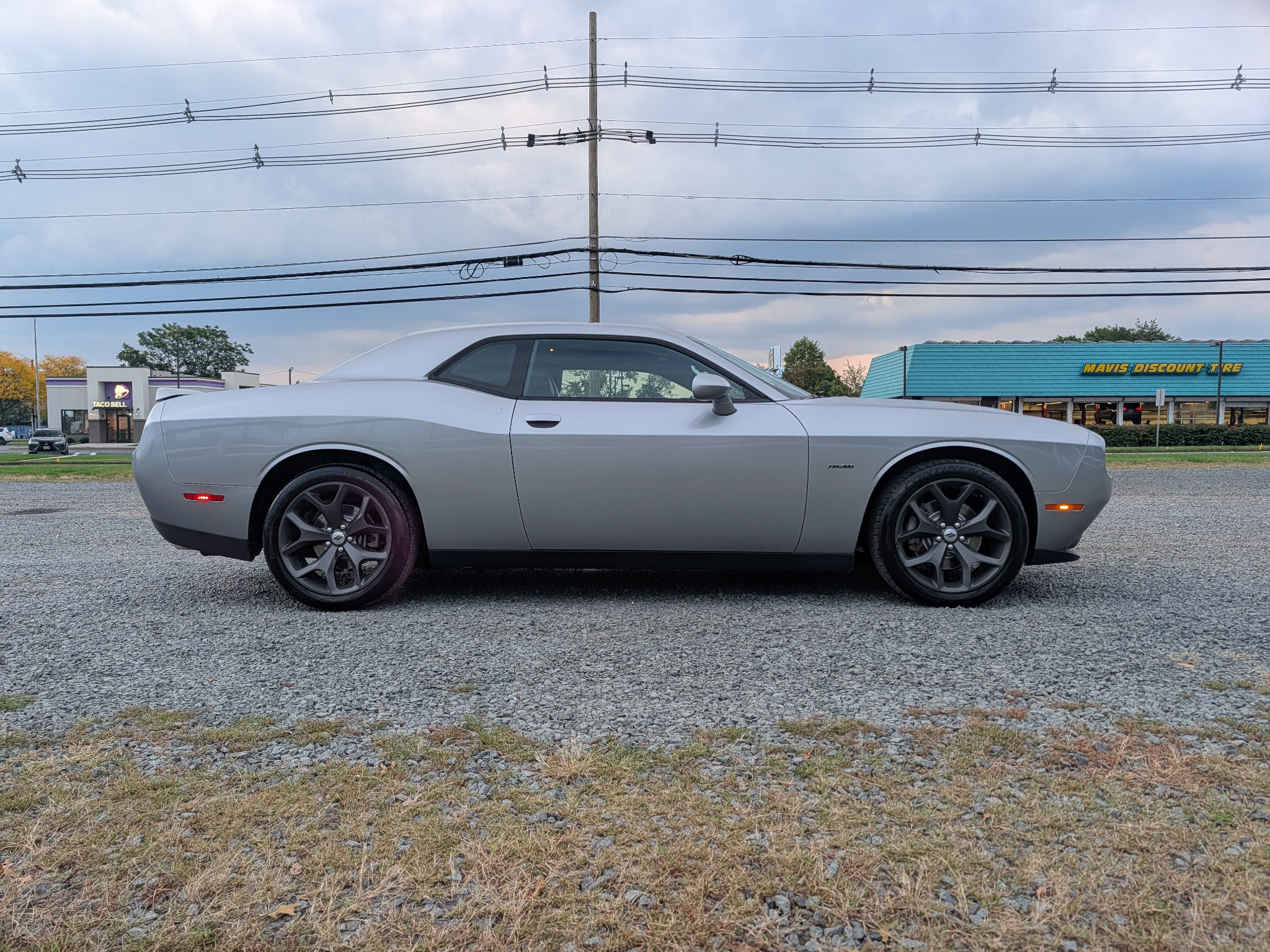 Used 2018 Dodge Challenger R/T Plus RWD image 4