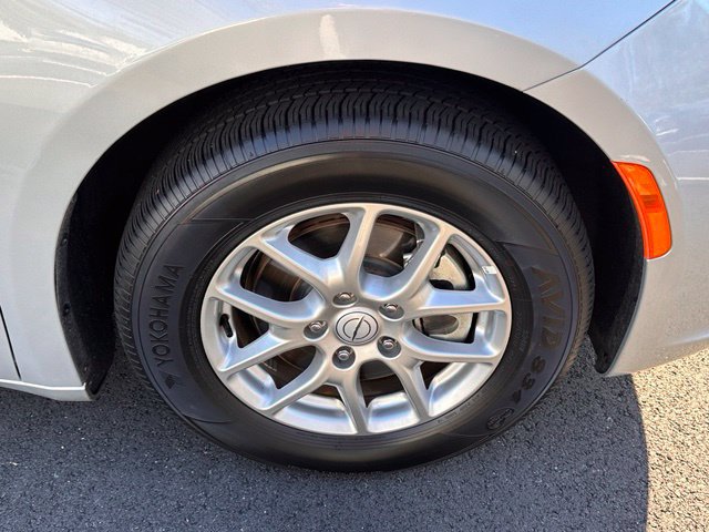 Used 2026 Chrysler Pacifica Select FWD image 13