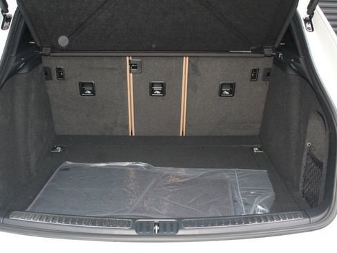 New 2026 Porsche Macan image 12