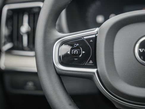 New 2026 Volvo XC90 B6 Plus w/ Protection Package Premier image 30